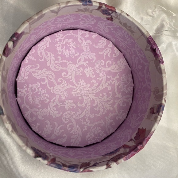 NWOT PUNCH STUDIO LAVENDER BAR OF SOAP IN A BEAUTIFUL KEEPSAKE BOX - Picture 6 of 10